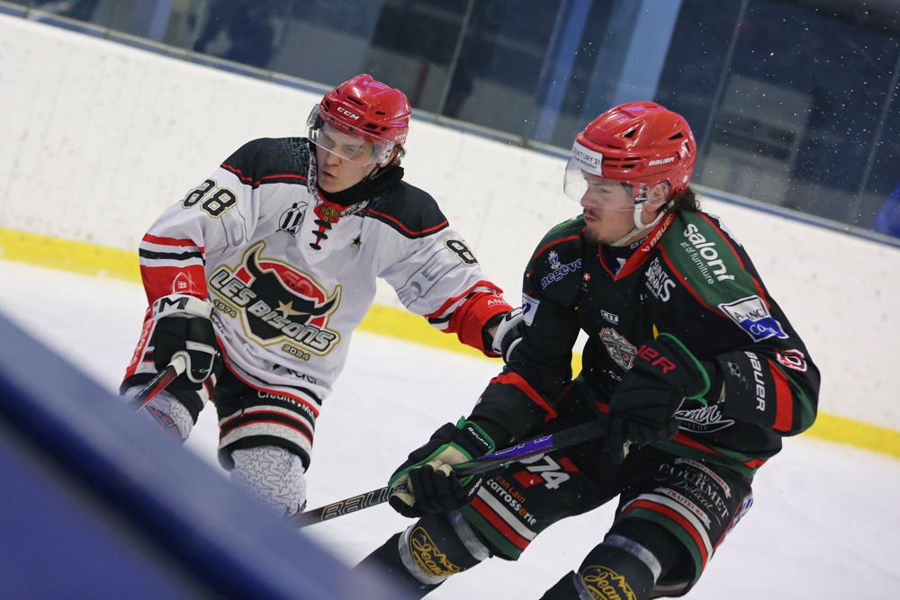 Mont-Blanc 3 - 2 Neuilly/Marne