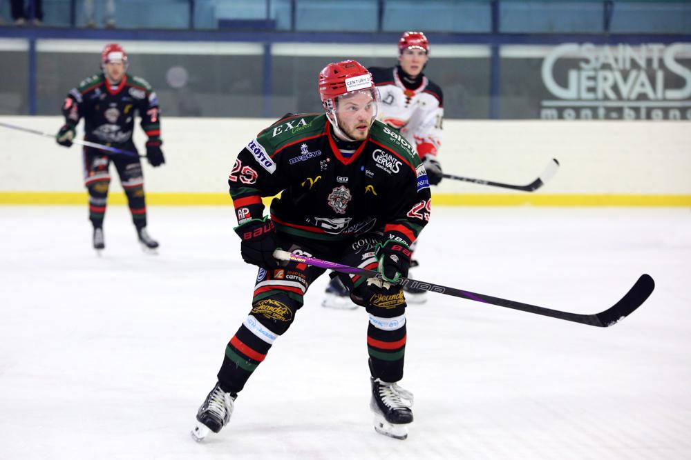 Mont-Blanc 3 - 2 Neuilly/Marne