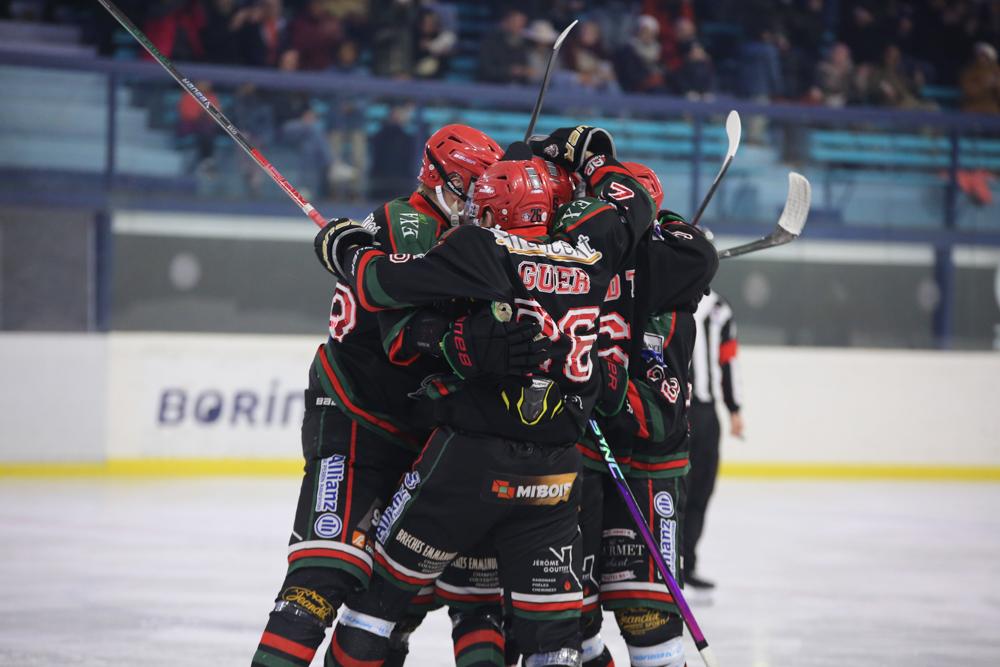 Mont-Blanc 3 - 2 Neuilly/Marne