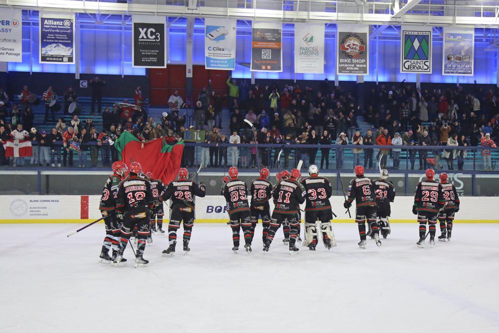 Mont-Blanc 3 - 2 Neuilly/Marne