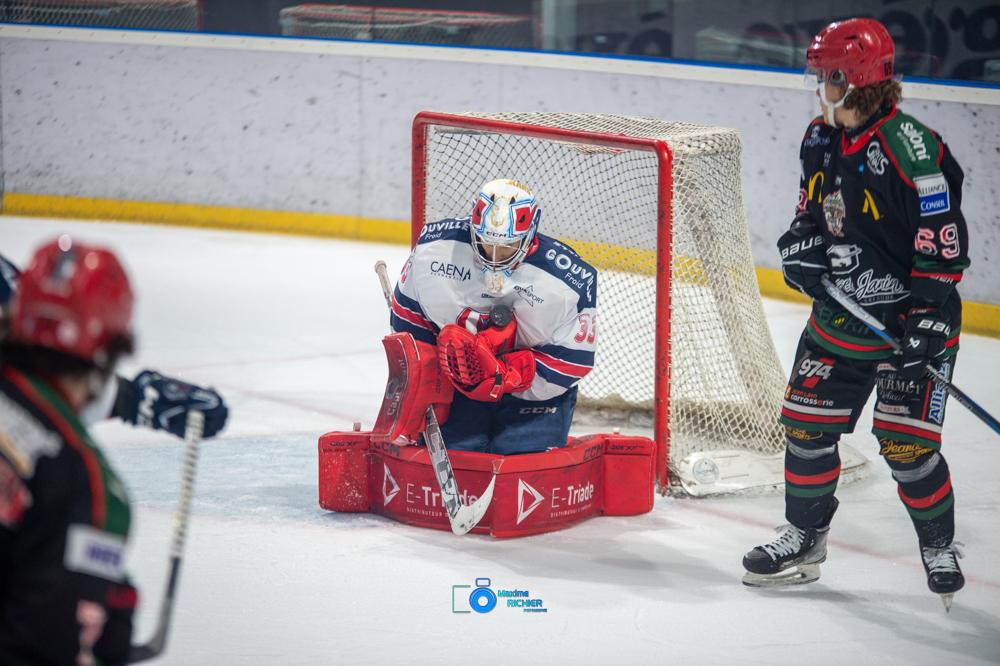 Mont-Blanc 2 - 1 Caen 