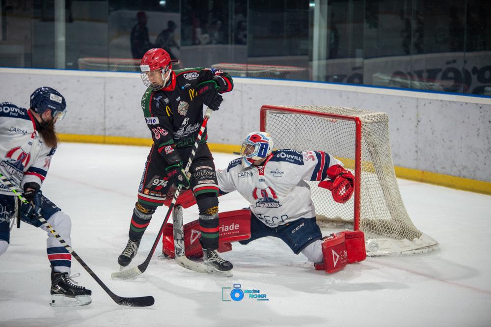 Mont-Blanc 2 - 1 Caen 