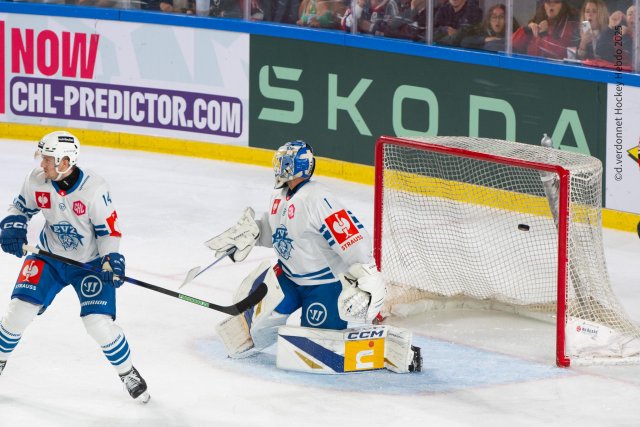 Photo hockey match Grenoble  - Zug le 30/08/2025