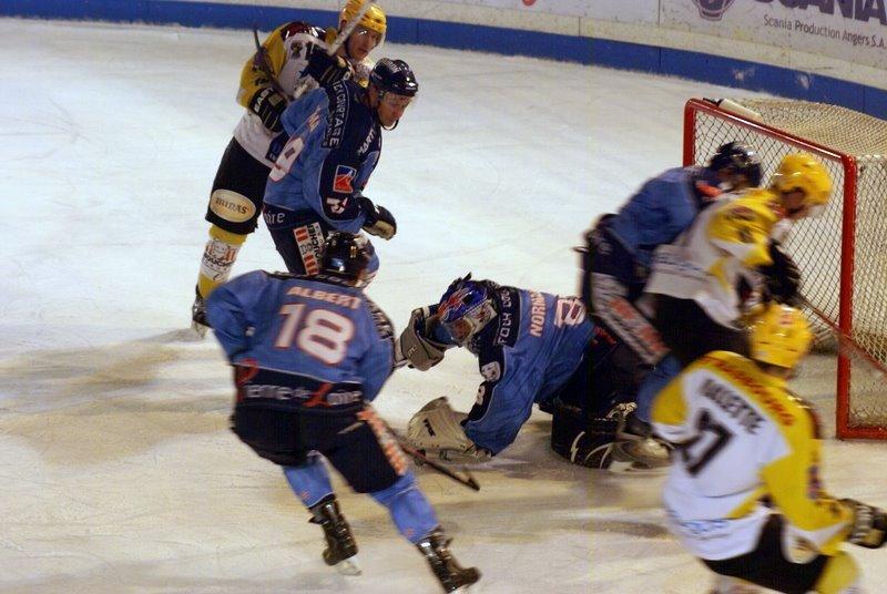 Angers  6 - 4 Strasbourg 