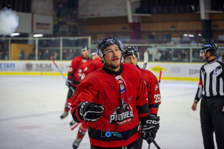 Chamonix  4 - 2 Briançon 