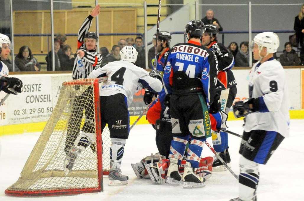 Caen  8 - 0 Garges-lès-Gonesse