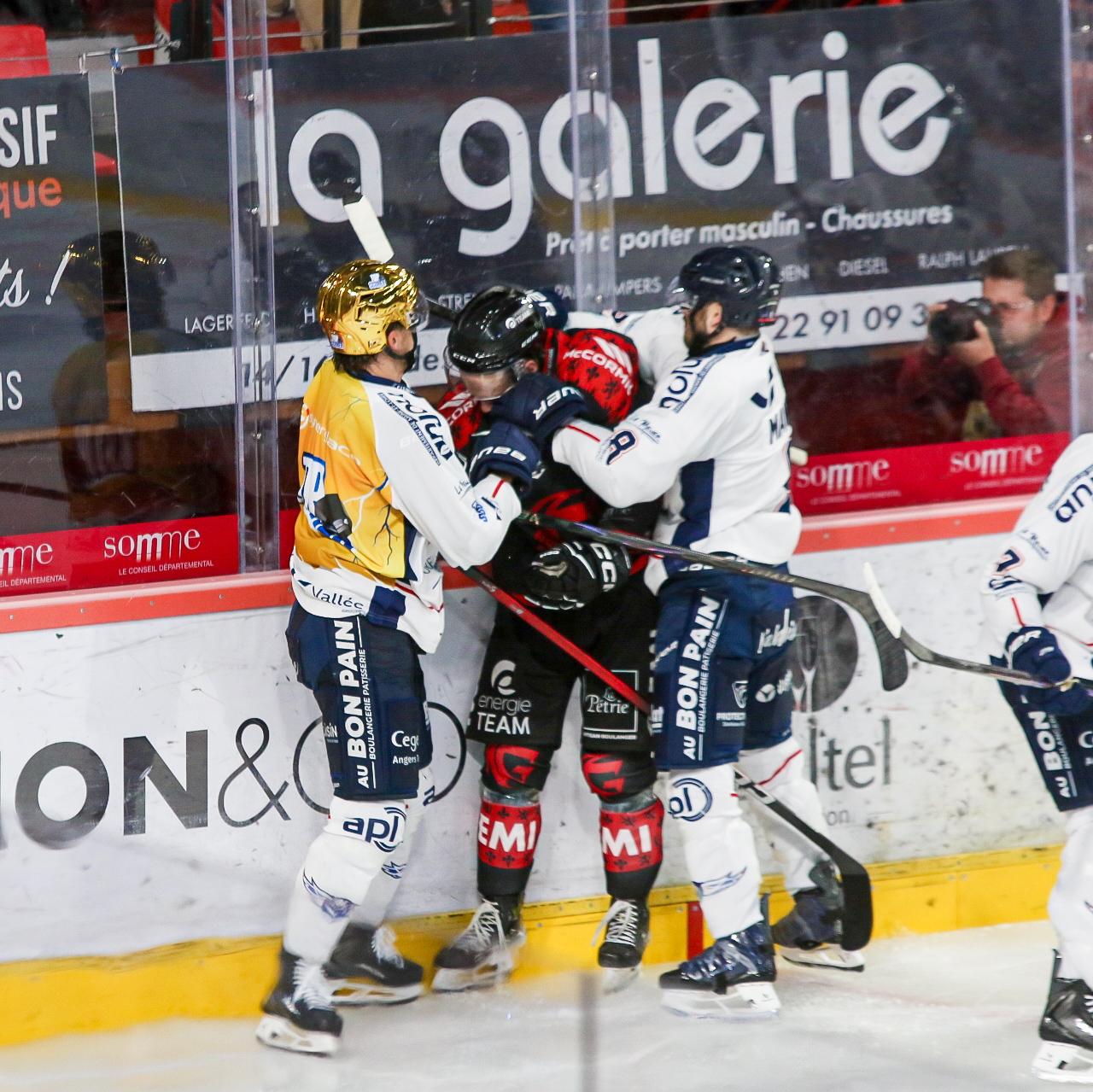 Amiens  3 - 4 Angers 