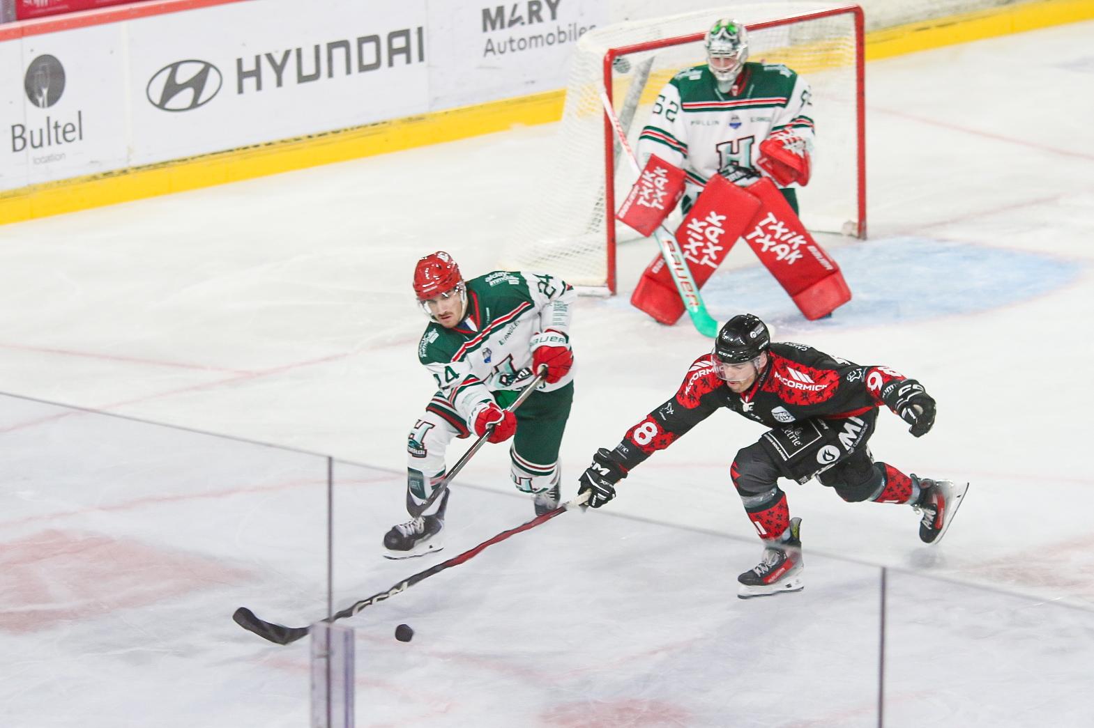 Amiens  2 - 0 Anglet