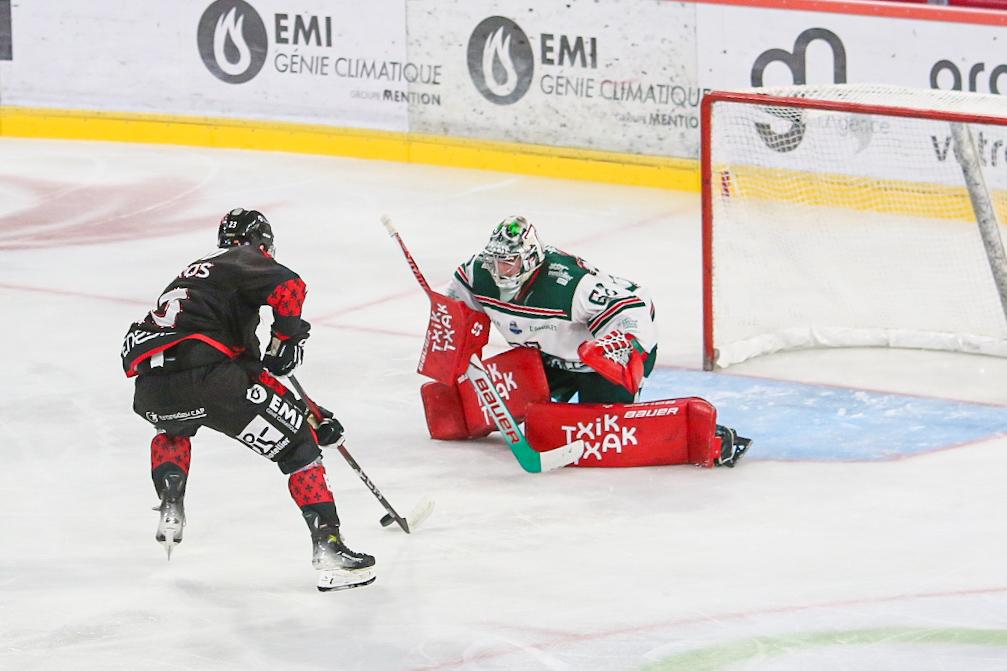 Amiens  2 - 0 Anglet