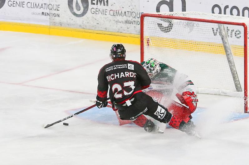 Amiens  2 - 0 Anglet