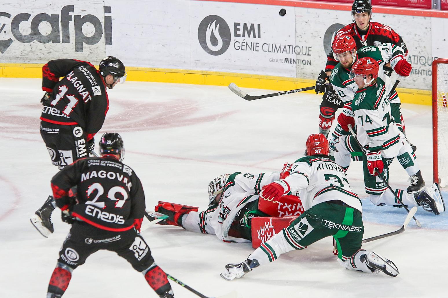 Amiens  2 - 0 Anglet