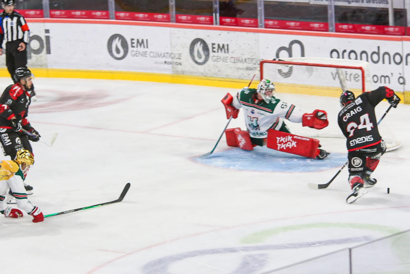 Amiens  2 - 0 Anglet