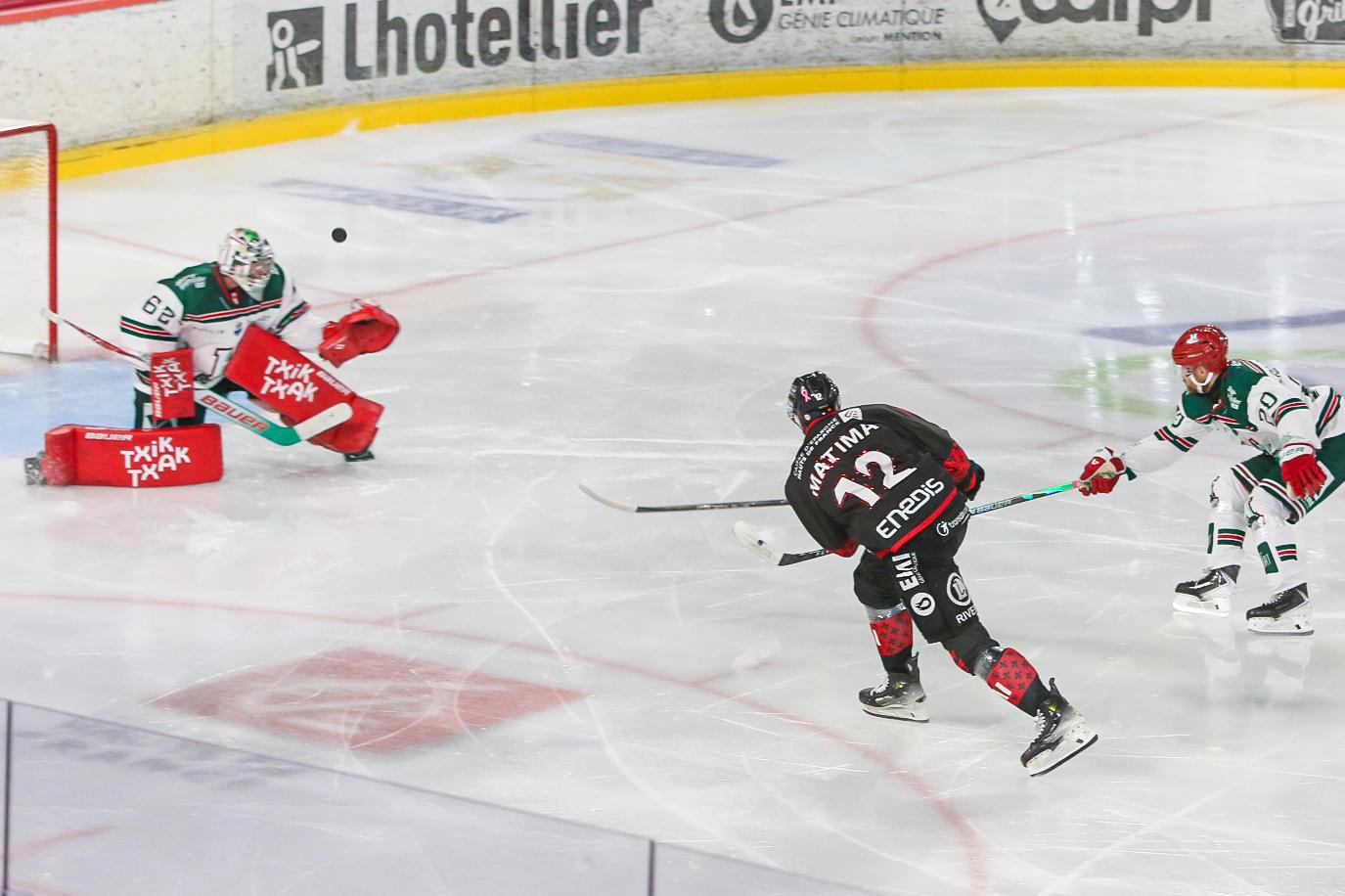 Amiens  2 - 0 Anglet