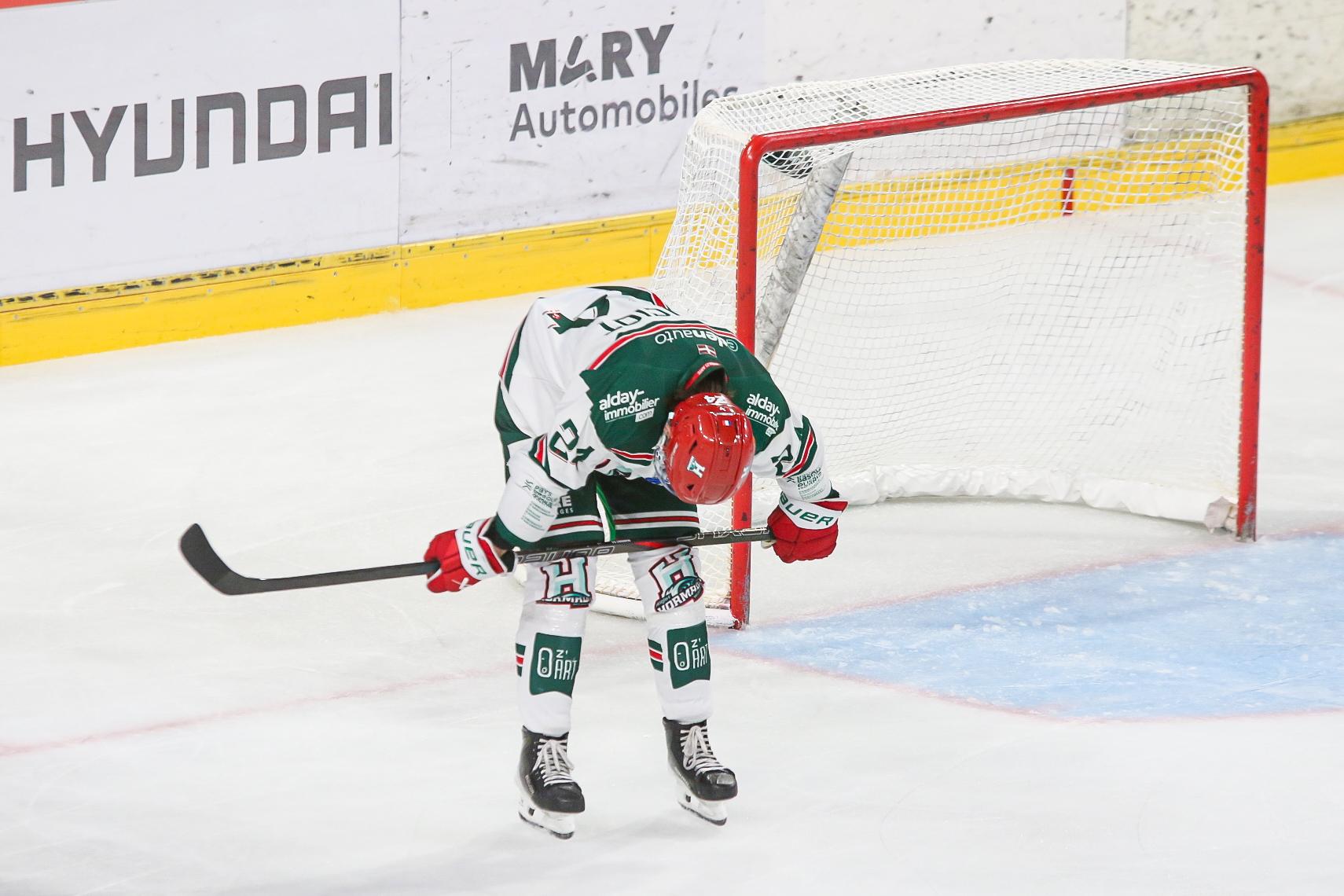 Amiens  2 - 0 Anglet
