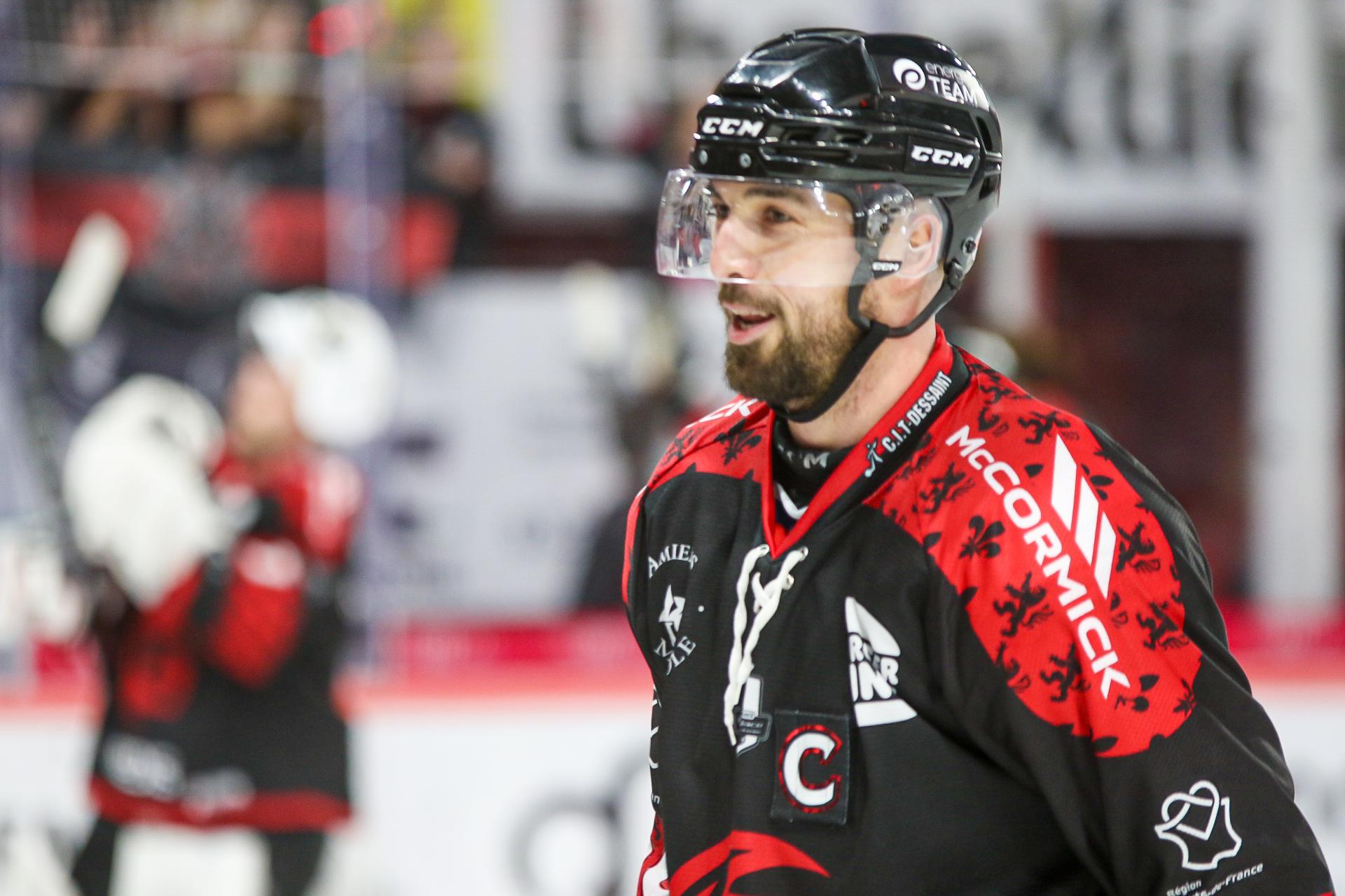 Amiens  2 - 0 Anglet