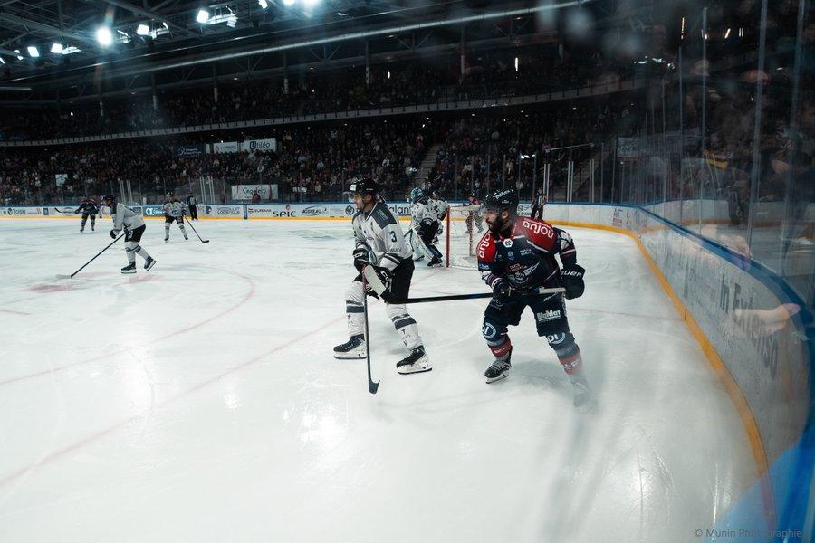 Angers  3 - 2 Marseille