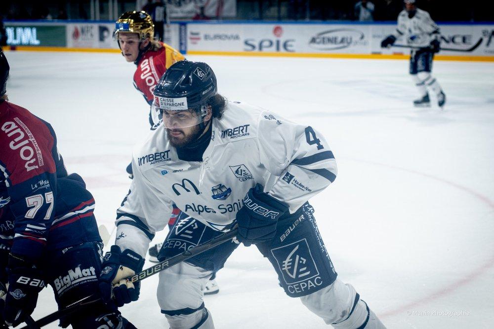 Angers  2 - 1 Gap 