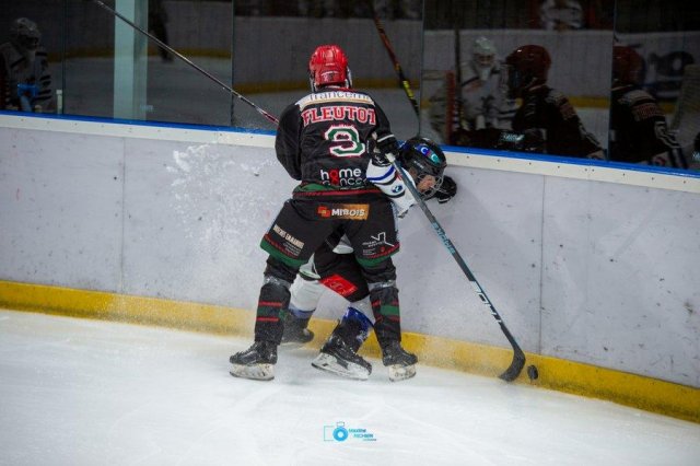 Photo hockey match Mont-Blanc - Courchevel-Méribel-Pralognan le 15/11/2025