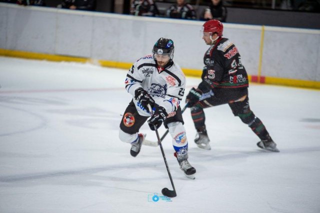 Photo hockey match Mont-Blanc - Courchevel-Méribel-Pralognan le 15/11/2025