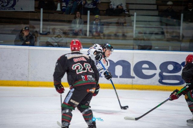 Photo hockey match Mont-Blanc - Courchevel-Méribel-Pralognan le 15/11/2025