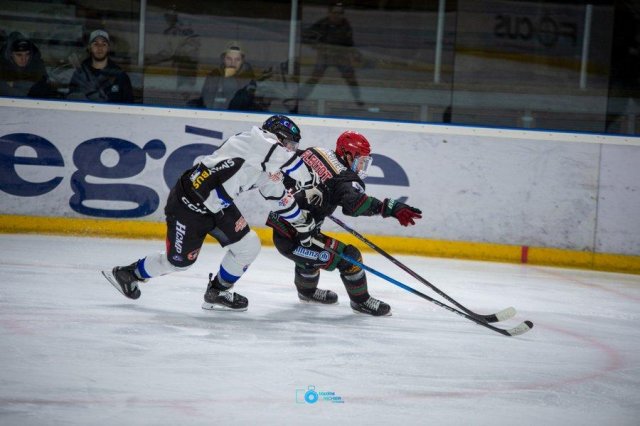 Photo hockey match Mont-Blanc - Courchevel-Méribel-Pralognan le 15/11/2025