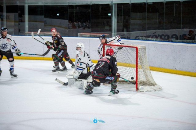 Photo hockey match Mont-Blanc - Courchevel-Méribel-Pralognan le 15/11/2025