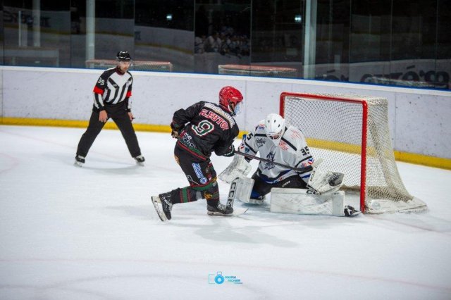 Photo hockey match Mont-Blanc - Courchevel-Méribel-Pralognan le 15/11/2025