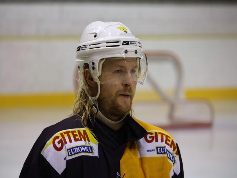 Chamonix  9 - 3 Neuilly/Marne