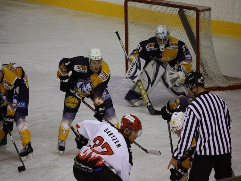 Chamonix  9 - 3 Neuilly/Marne