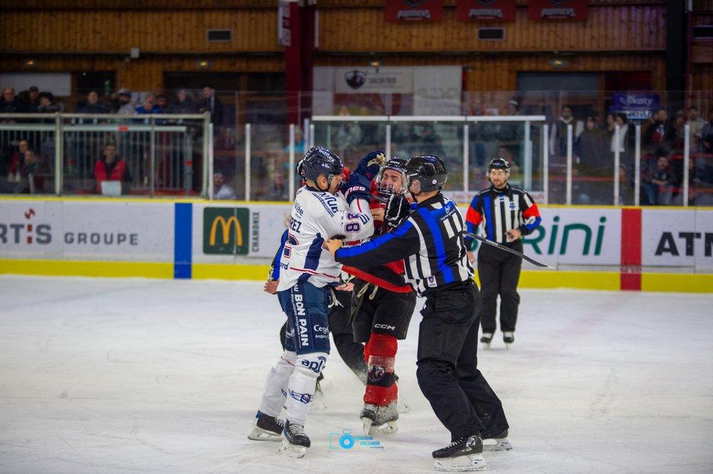 Chamonix  1 - 0 Angers 