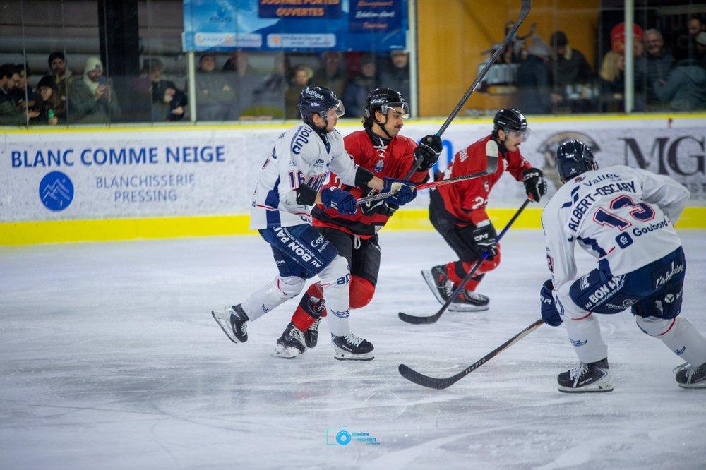 Chamonix  1 - 0 Angers 