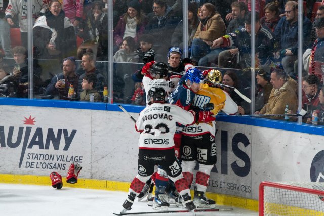 Photo hockey match Grenoble  - Amiens  le 23/11/2025