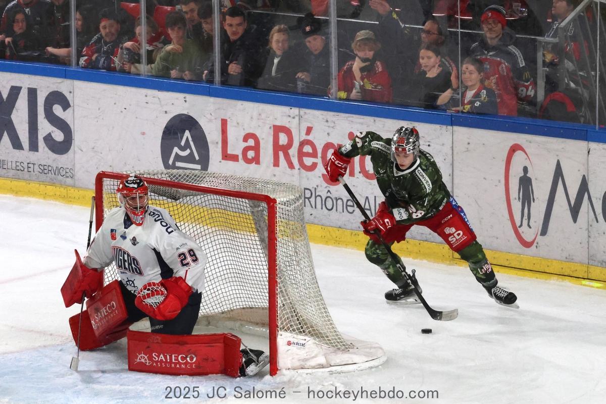 Grenoble  6 - 4 Angers 