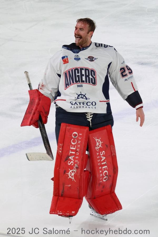 Grenoble  6 - 4 Angers 