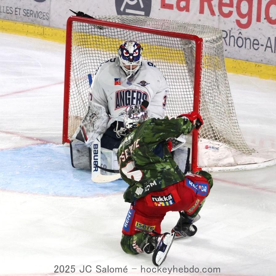 Grenoble  6 - 4 Angers 