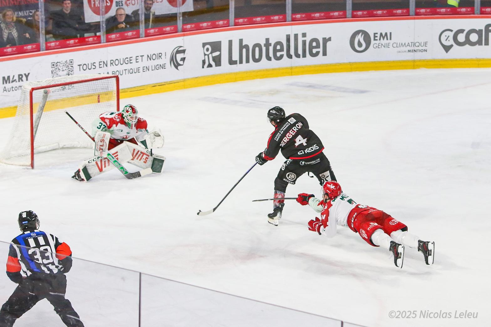 Amiens  2 - 1 Cergy-Pontoise