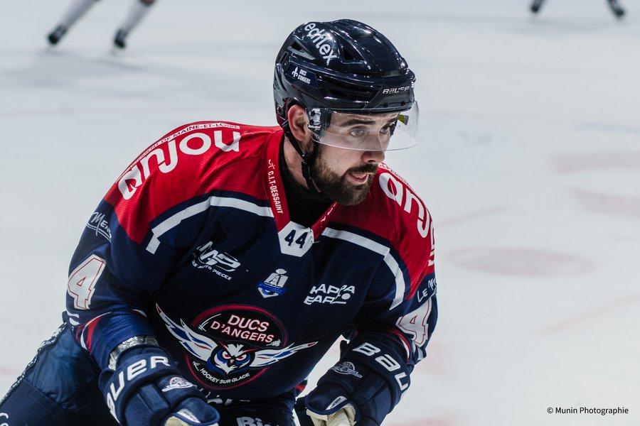 Angers  4 - 5 Briançon 