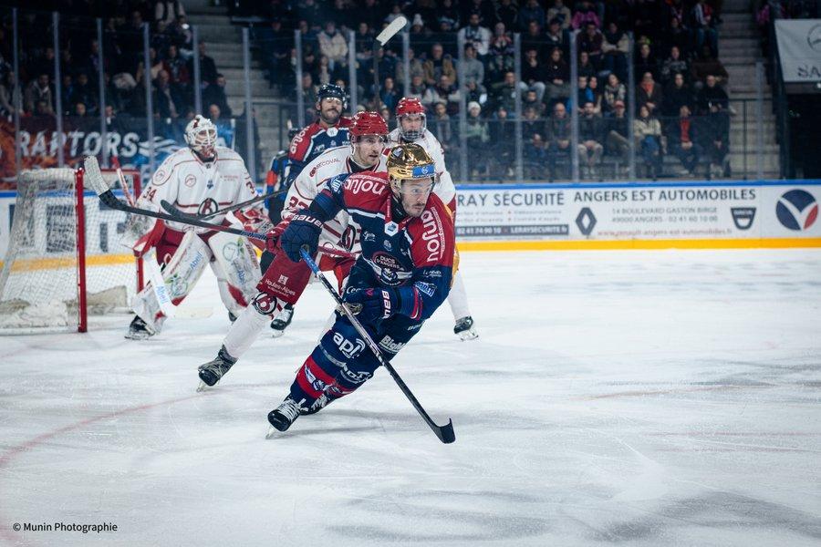 Angers  4 - 5 Briançon 