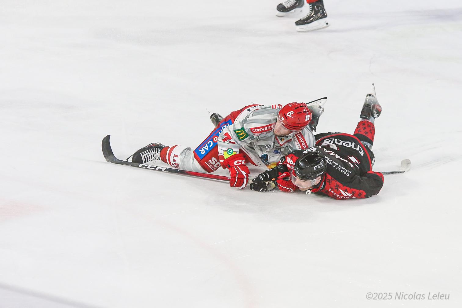 Amiens  2 - 7 Grenoble 