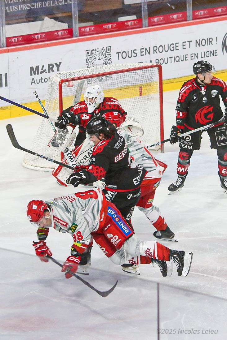 Amiens  2 - 7 Grenoble 