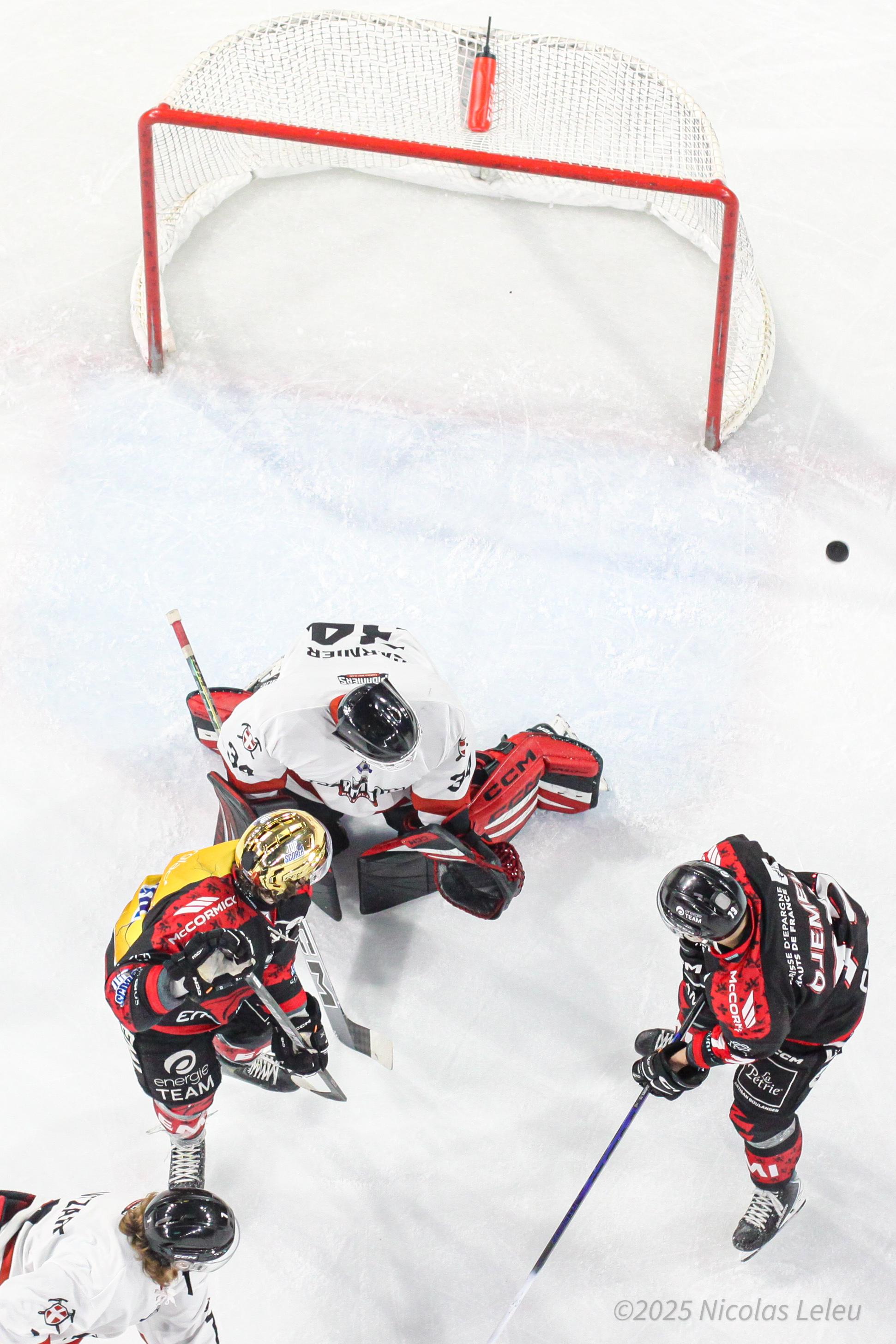 Amiens  5 - 3 Chamonix 