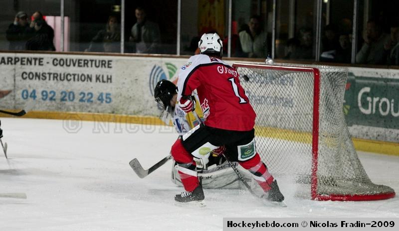 Briançon  7 - 3 Strasbourg 