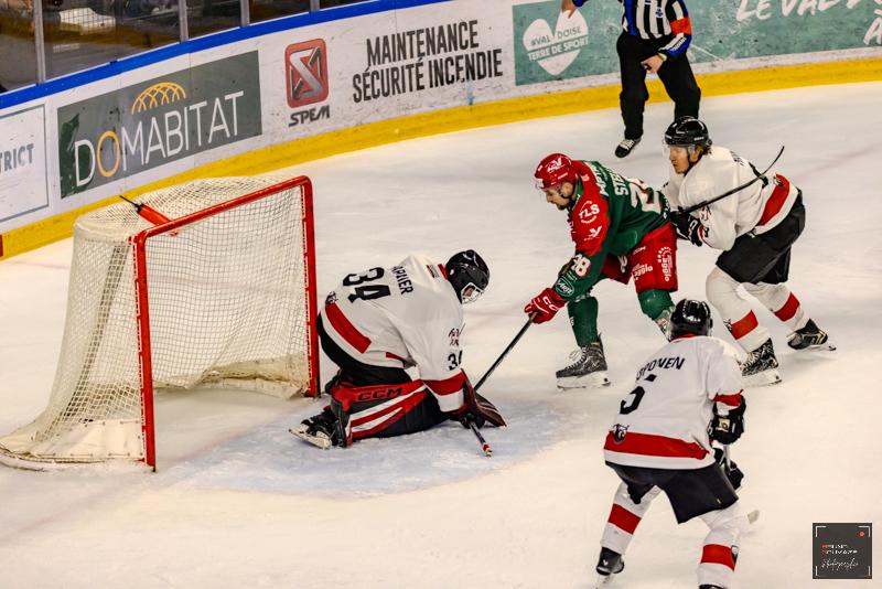 Cergy-Pontoise 8 - 2 Chamonix 