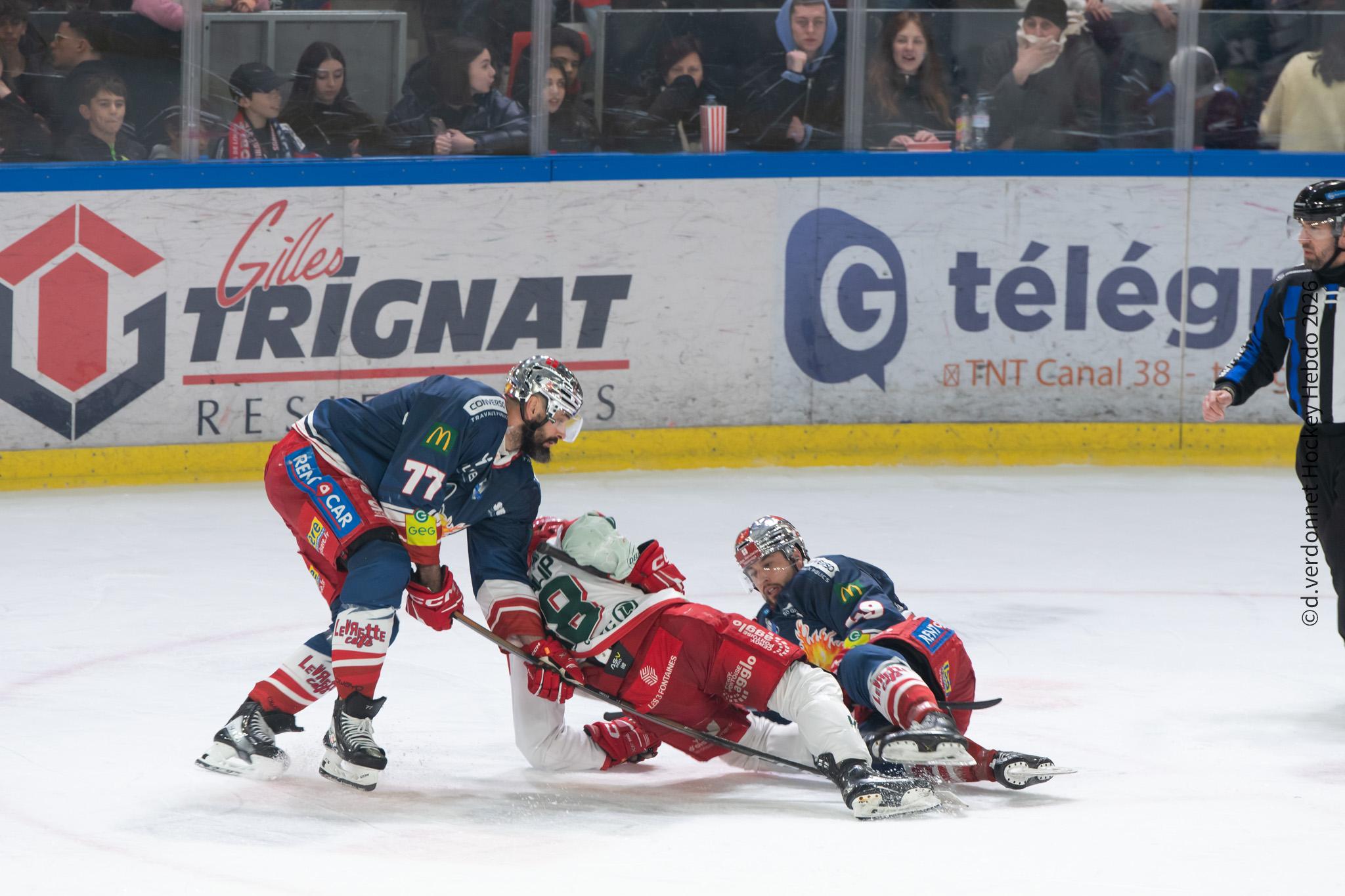 Grenoble  4 - 0 Cergy-Pontoise