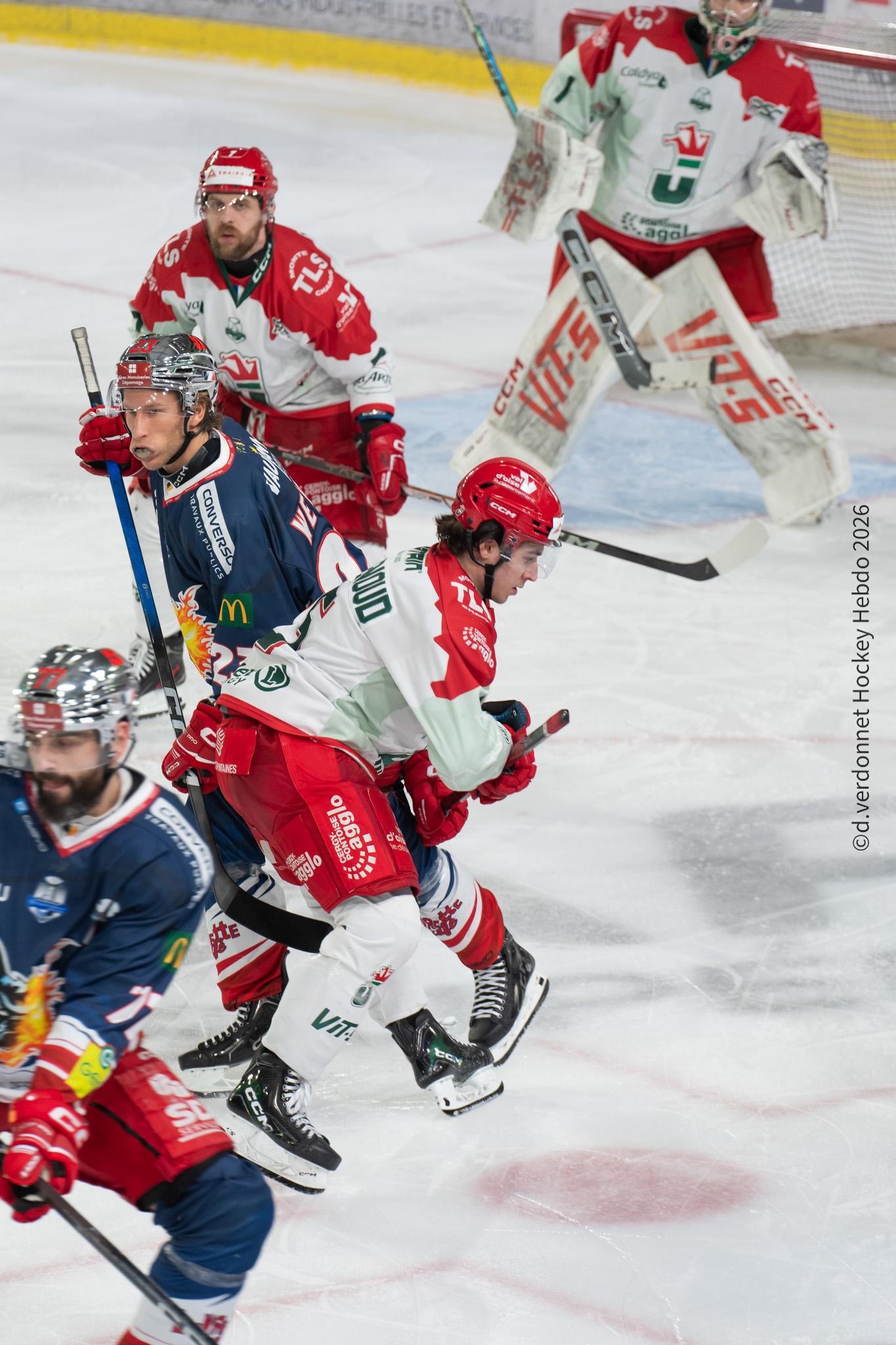 Grenoble  4 - 0 Cergy-Pontoise