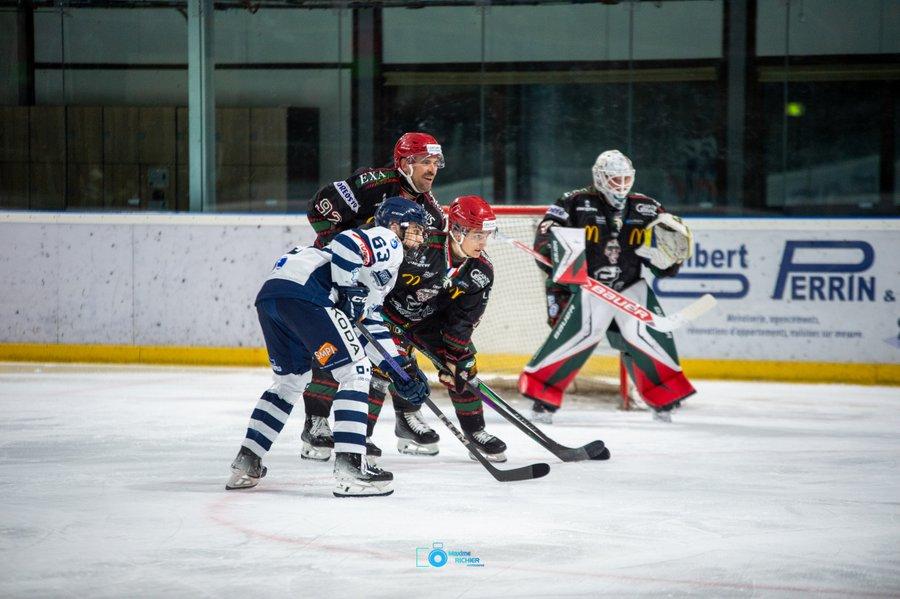 Mont-Blanc 5 - 2 Dunkerque