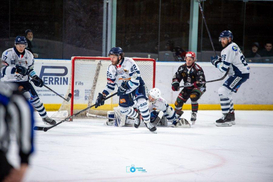 Mont-Blanc 5 - 2 Dunkerque