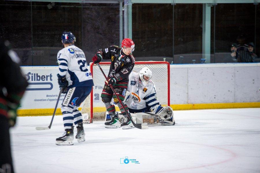 Mont-Blanc 5 - 2 Dunkerque