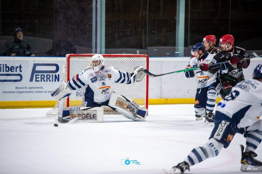 Mont-Blanc 5 - 2 Dunkerque