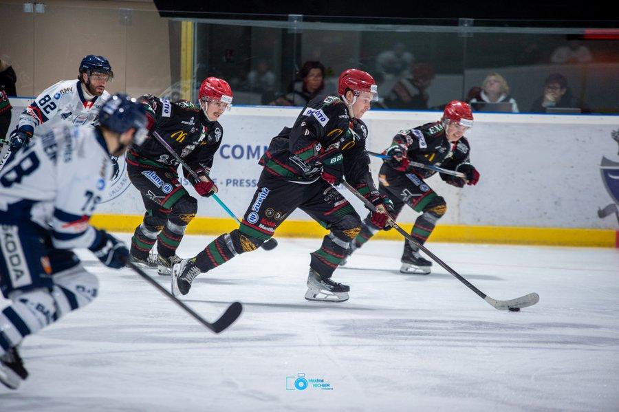 Mont-Blanc 5 - 2 Dunkerque